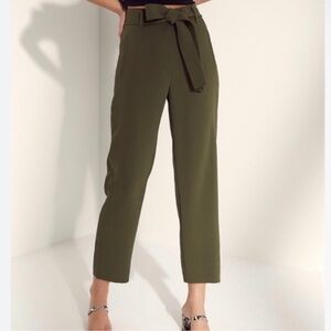 Aritzia Wilfred Tie Front High Waisted Trousers
Women's Sz 8 Crepe